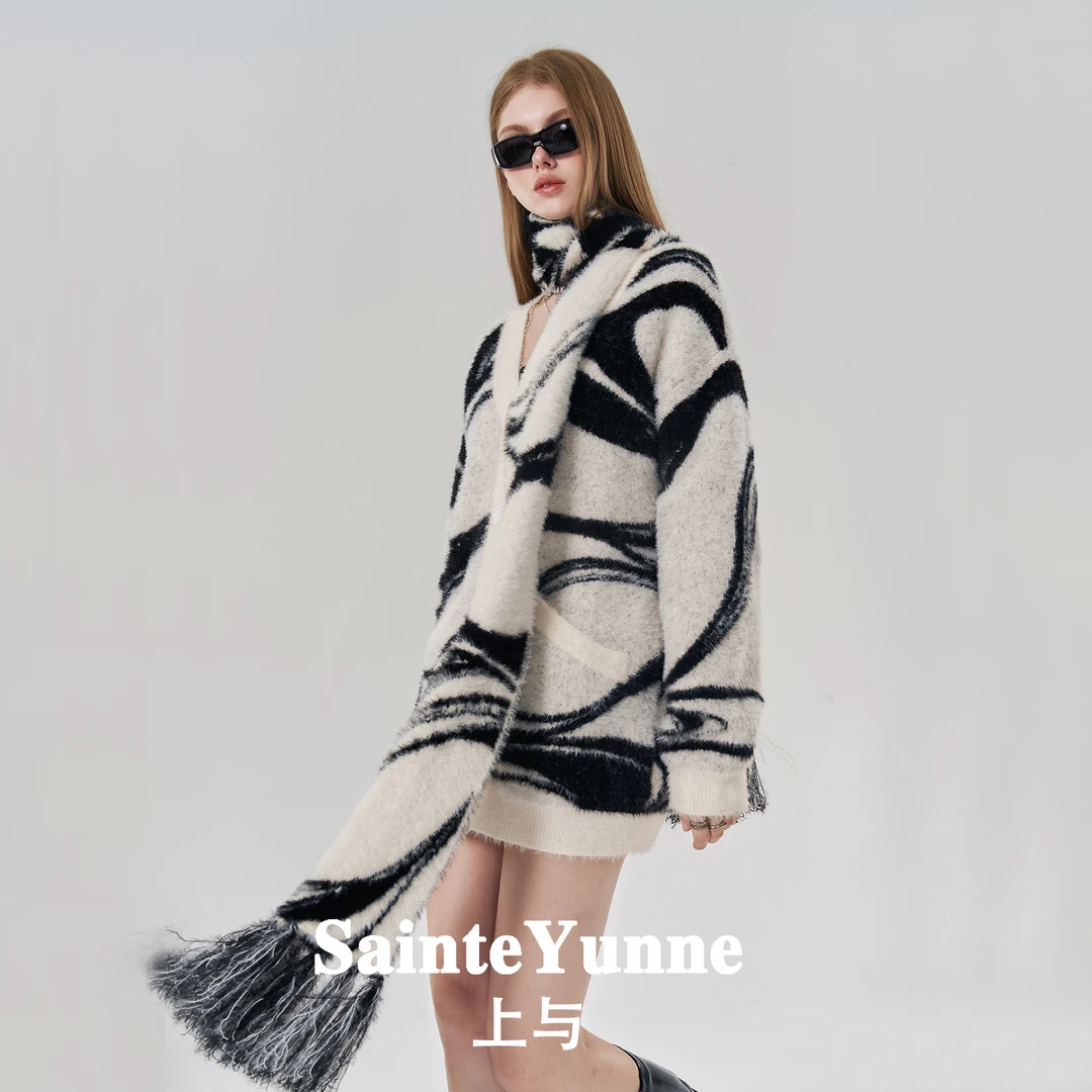 SainteYunne上与原创设计感水墨毛织开衫宽松毛衣外套配围巾WT318