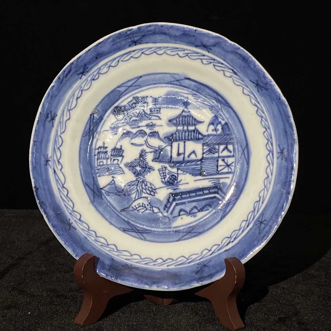 清中期青花山水纹盘