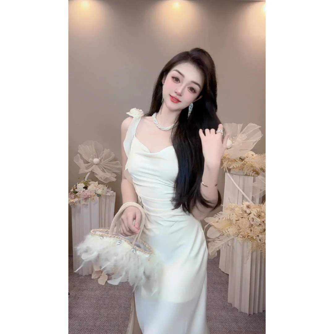 LMMMGOGH13早春圣诞显瘦气质法式性感小众收腰修身包臀名媛设计感