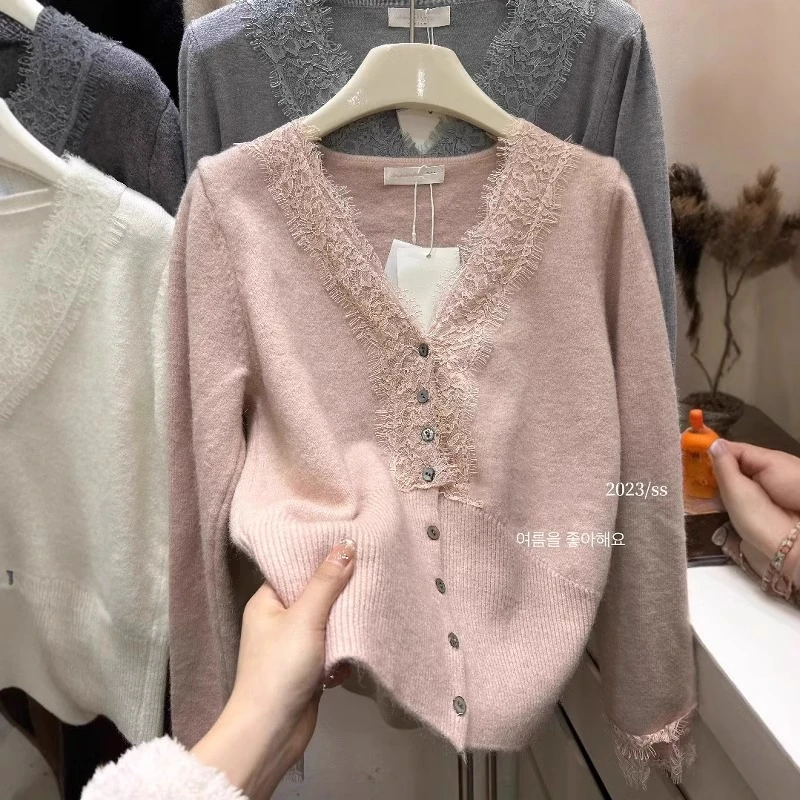 V领蕾丝拼接打底衫女春秋季显瘦加厚长袖蕾丝边针织开衫软糯毛衣