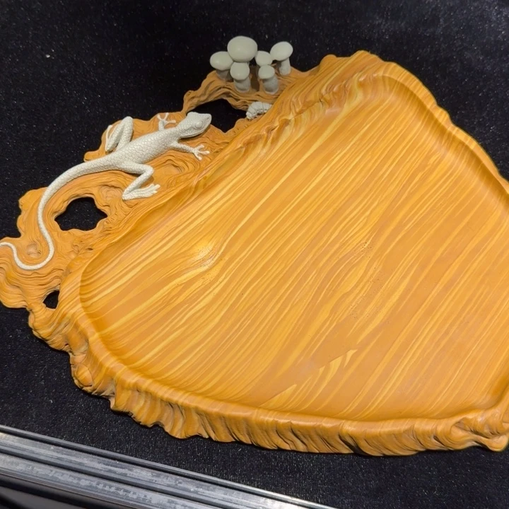 無****?金包玉石料柏木蜥蜴壶承