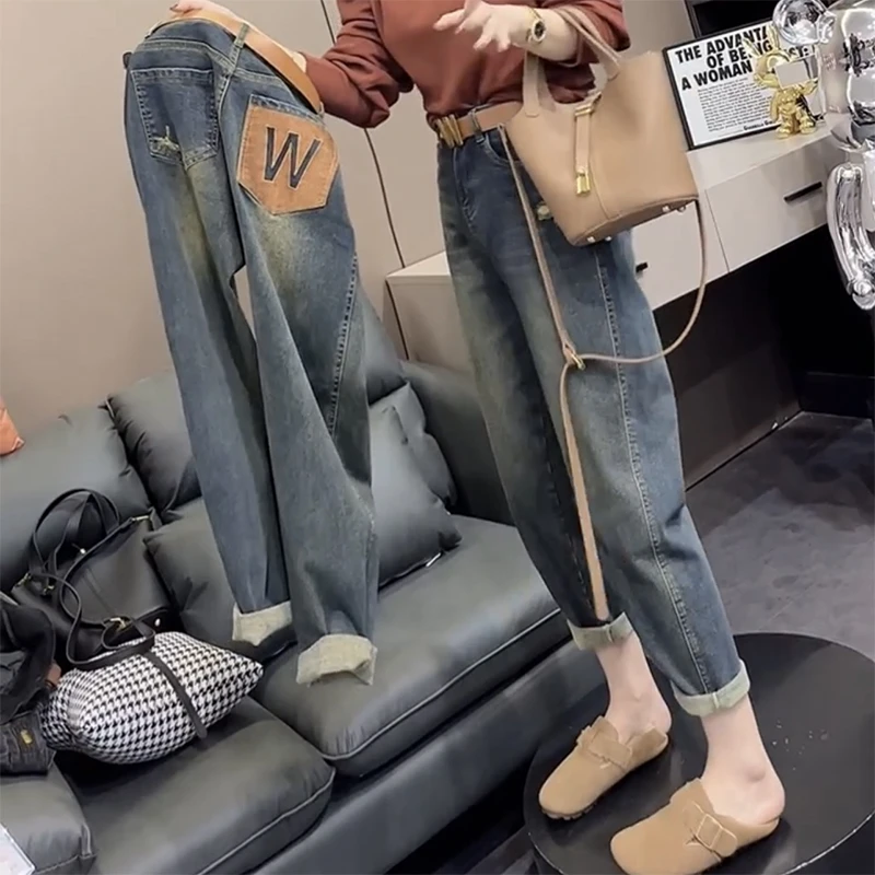 加绒哈伦牛仔裤女秋冬2024年新款奶奶裤弹力刺绣大码显瘦老爹裤子