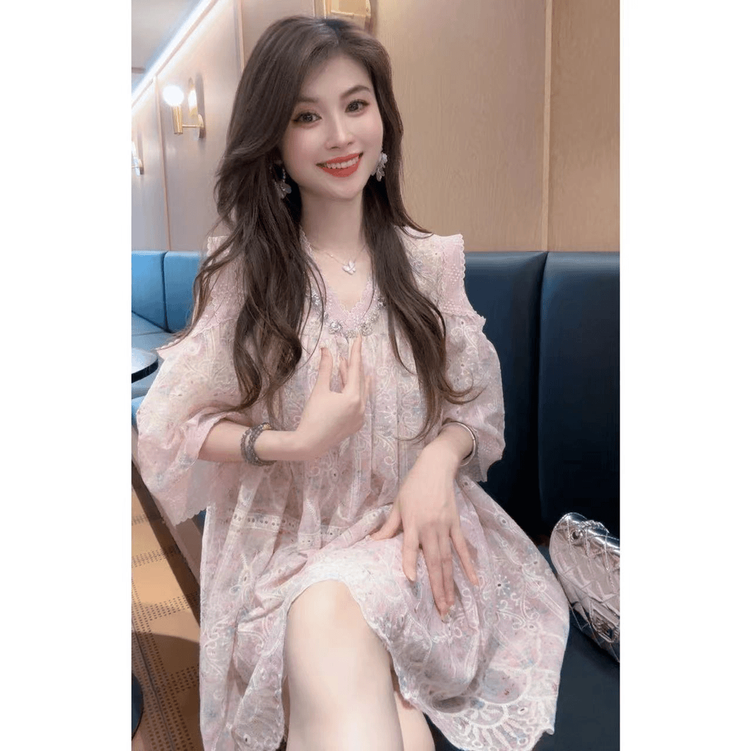 【月月专享】法式小香风露肩上衣＋休闲刺绣短裤套装 XXJ-XG00934