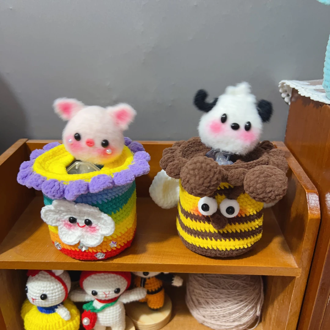 手工钩织摇头晃脑摆件