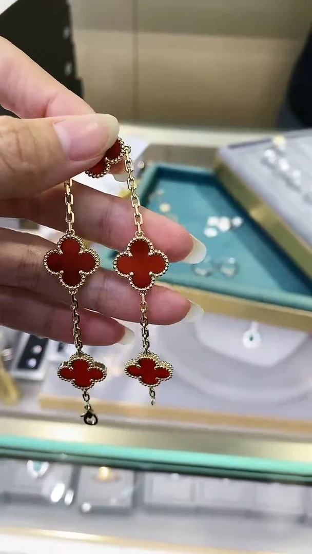 【闪购商品】玛瑙手链18K金镶嵌18k金红玛瑙四叶草手链