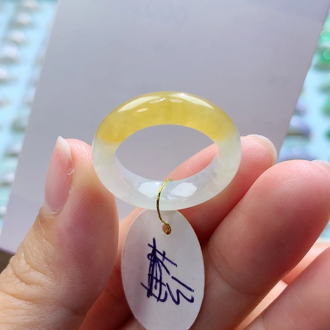 翡翠戒指未镶嵌13⼁乛⼂