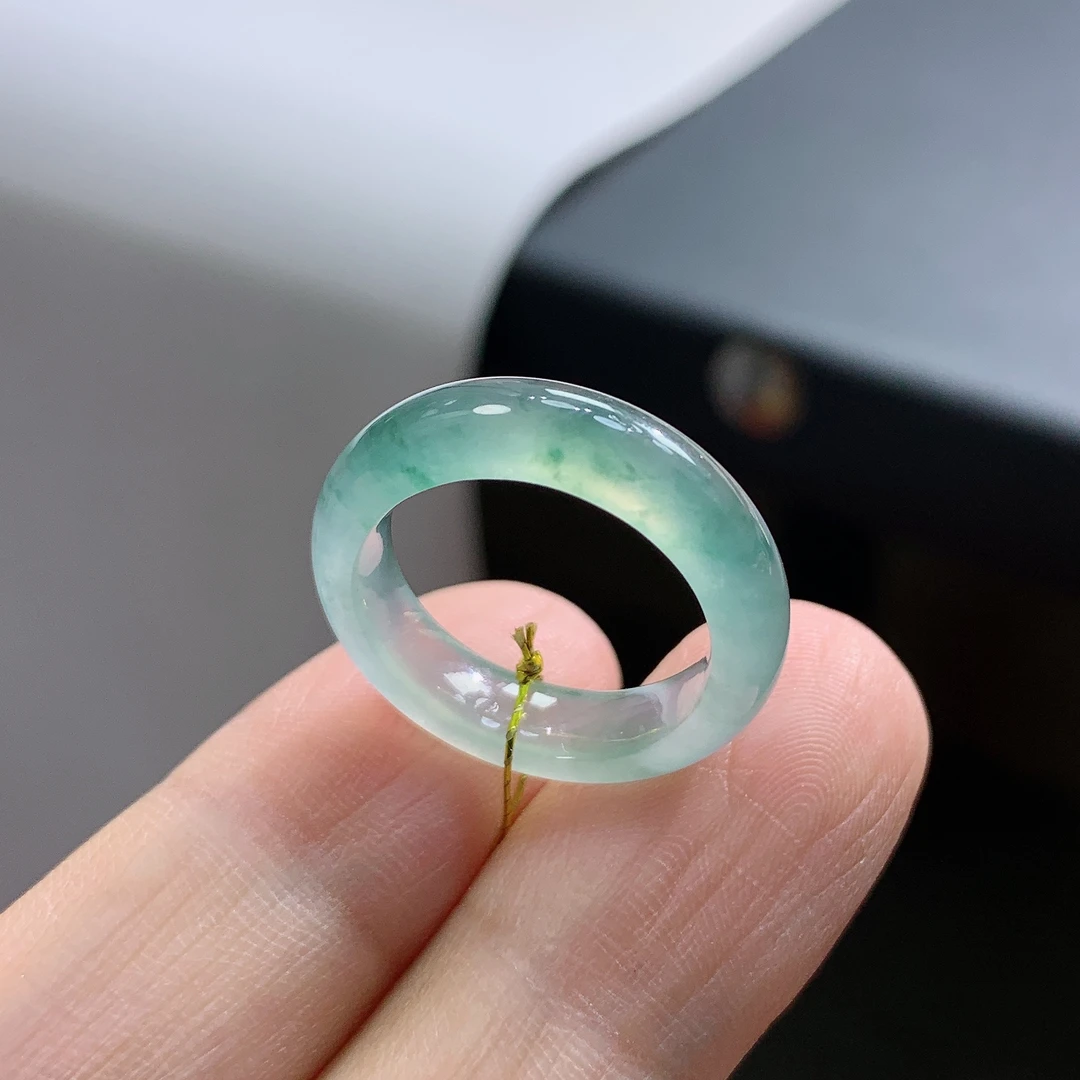 9号圈天然缅甸翡翠A货冰飘花翡翠戒指15.6*5*3.1mm