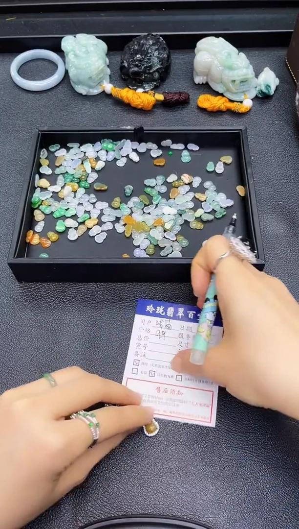 【闪购商品】翡翠手镯未镶嵌葫芦