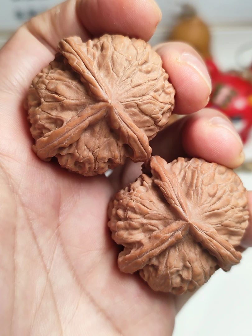 金锭子元宝的正丁，边39，元宝桩型，肚形饱满，皮色红润，收藏精品