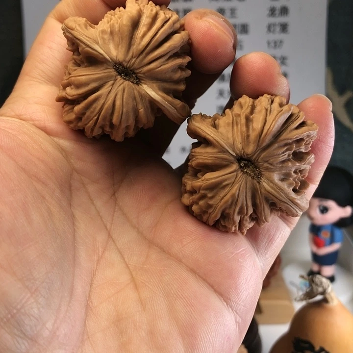 文玩核桃吊坠威****恼四座楼,边40