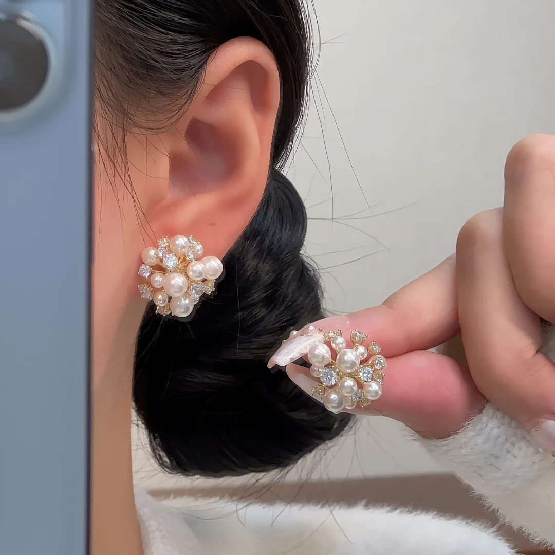 铜合金耳饰 【恰度】轻奢气质珠珠花球耳钉设计