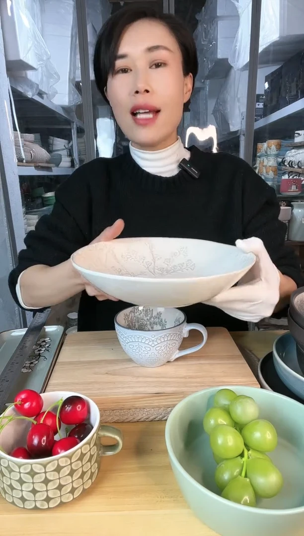 【闪购商品】陶瓷盘8.5英寸浮雕花碗微瑕