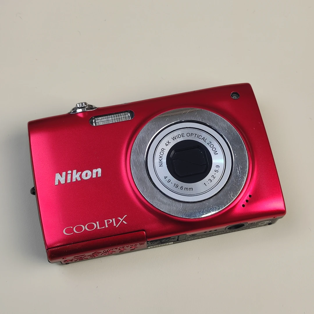 9新 Nikon/尼康 s2500红1200万像素4倍变焦ccd数码相机