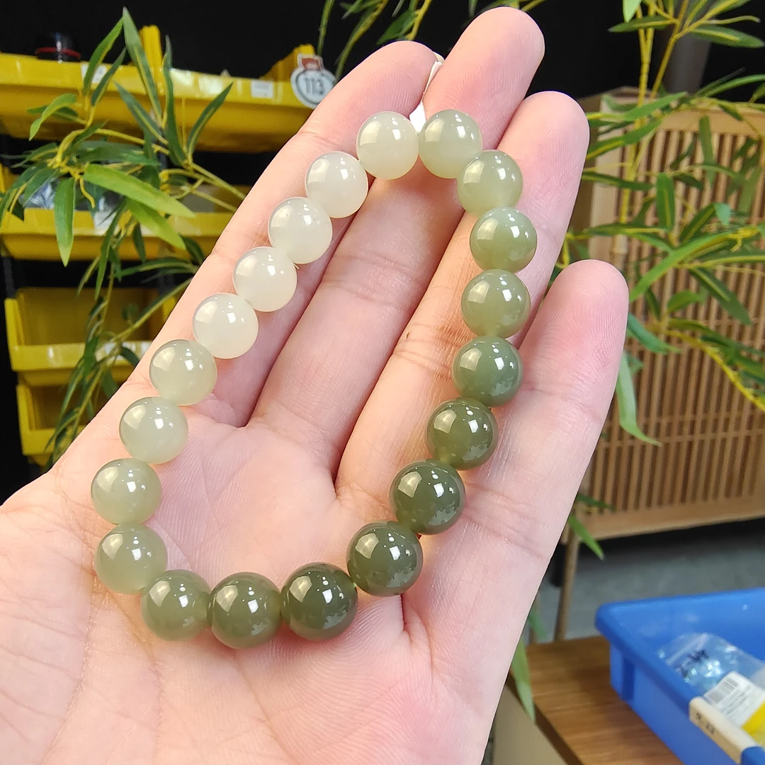 约9.5mm和田玉圆珠渐变单圈手串