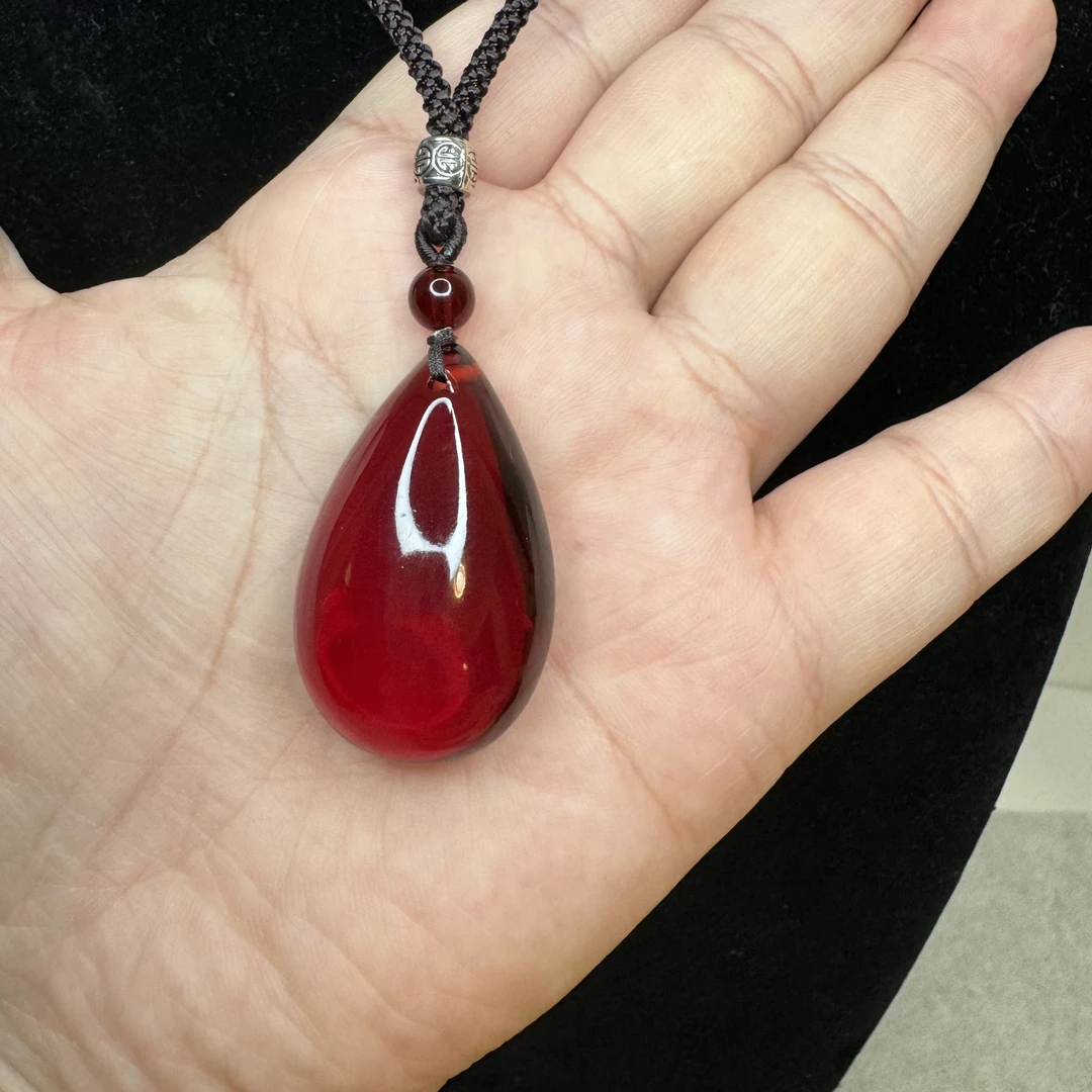 H45古巴血蜜水滴吊坠