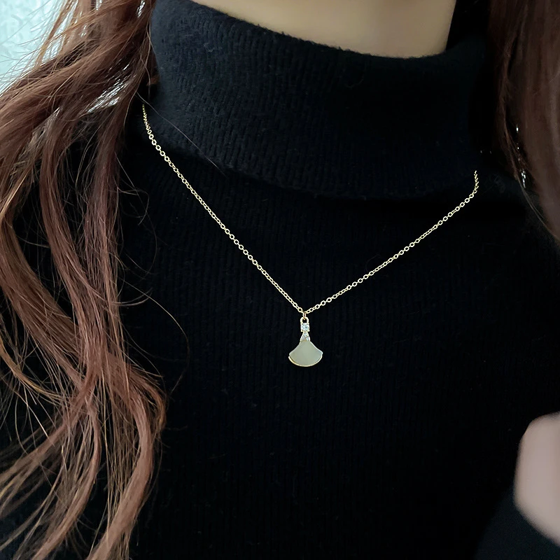 铜合金项链 气质轻奢百搭时尚简约扇形镶钻吊坠项链 HN1734-1