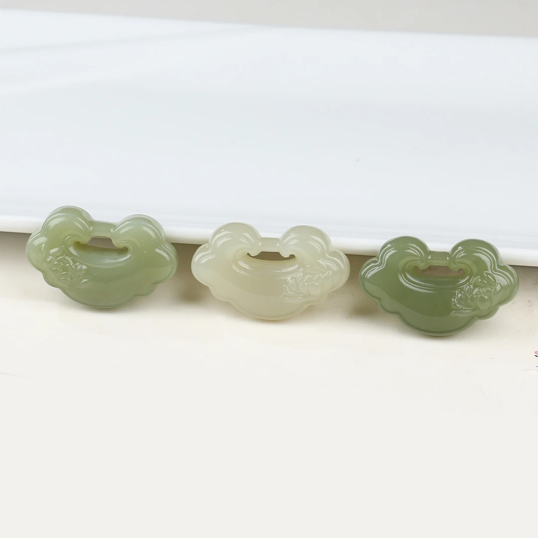 HW【新疆源产地发货】天然和田玉挂件如意锁吊坠多样性发1 XJ095