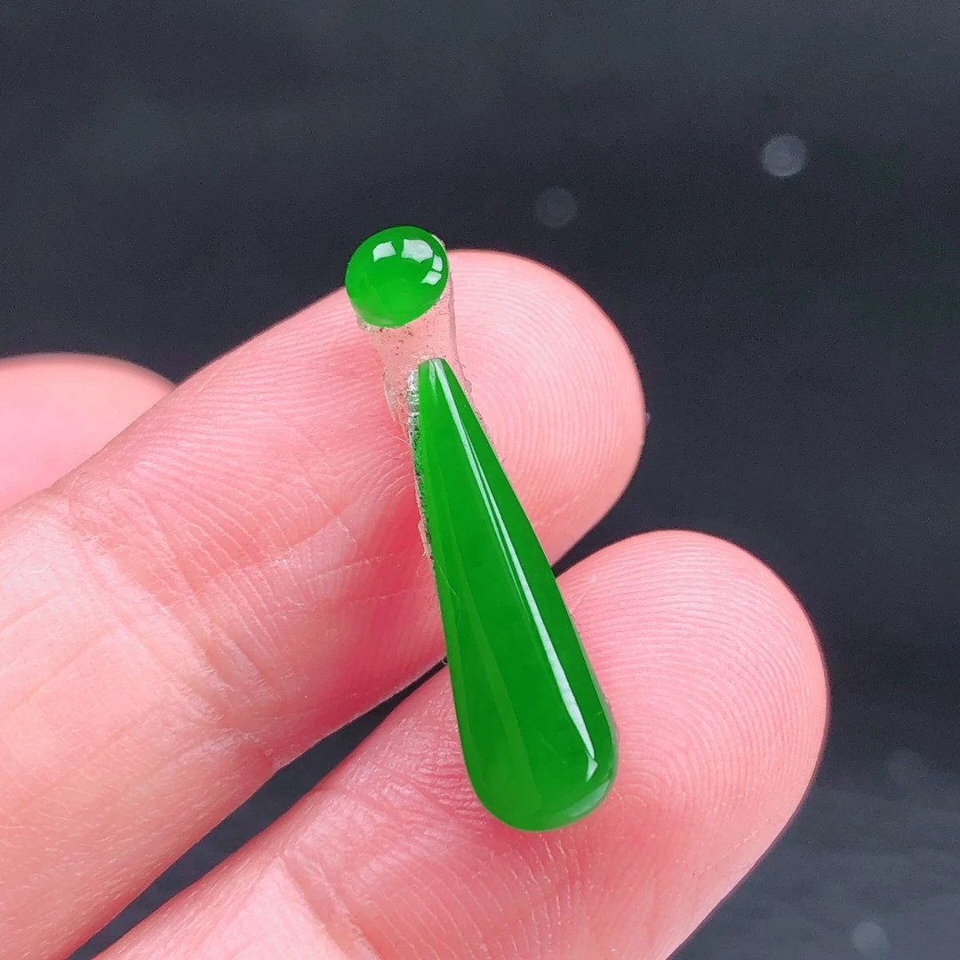 天然缅甸满绿裸石水滴，颜色阳绿，种水好，