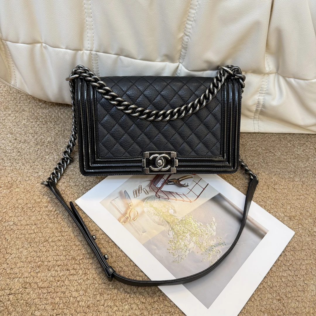 95新 Chanel/香奈儿 黑银山羊皮珐琅扣leboy中号包/673915876