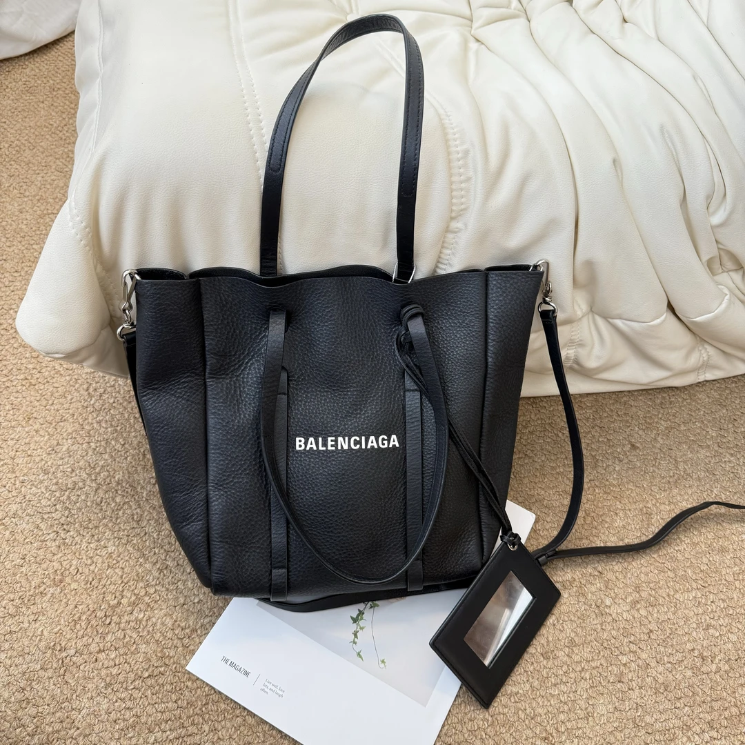 95新 Balenciaga/巴黎世家 黑银小羊皮字母托特包/669682171