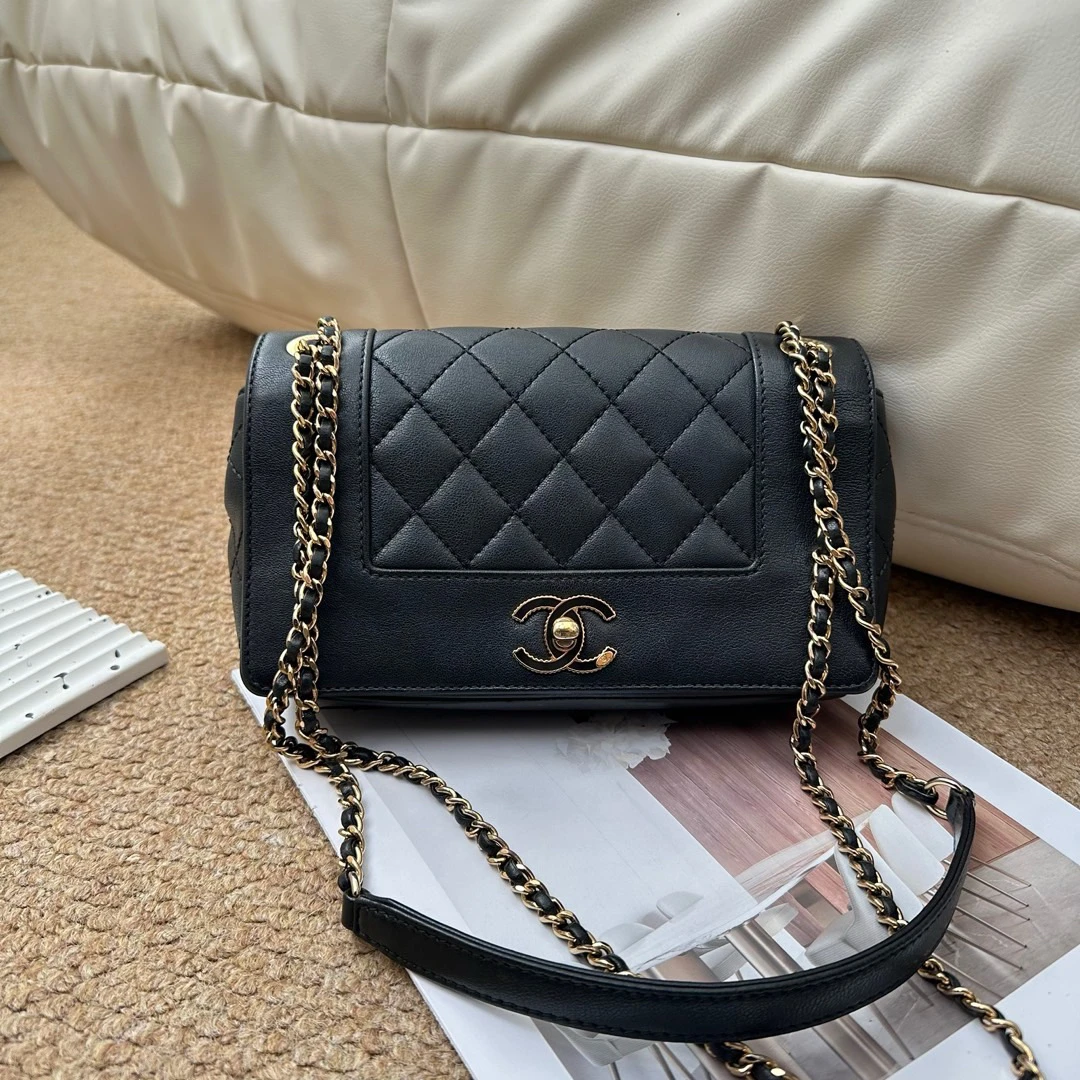 95新 Chanel/香奈儿 黑金牛皮 珐琅扣菱格纹拼接链条包/666937644