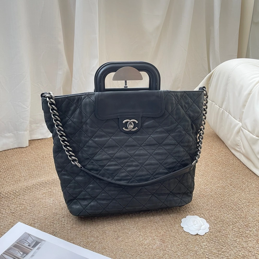 95新 Chanel/香奈儿 Chanel 黑银 幻彩牛皮2way托特/646686915