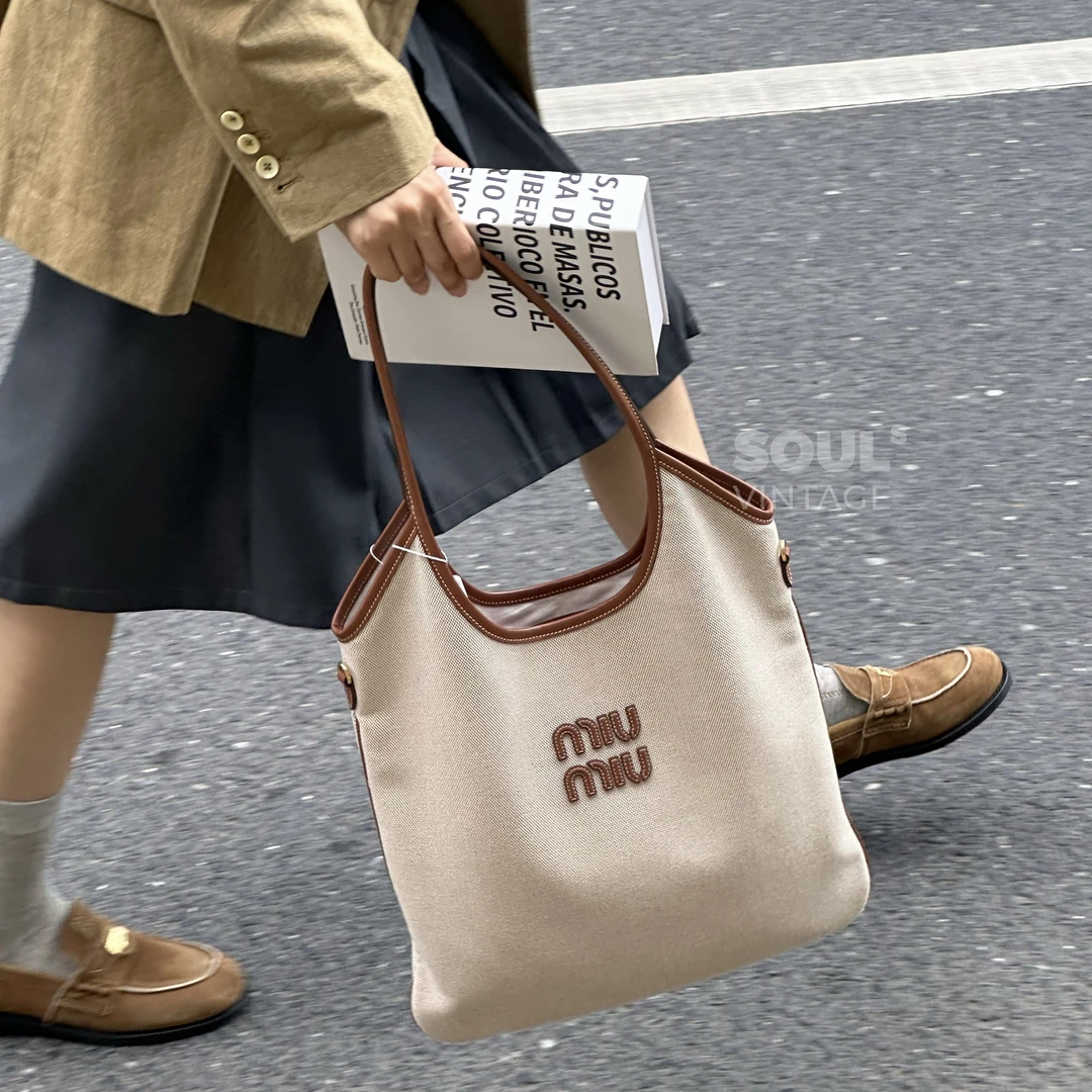 95新 MIU MIU/缪缪 Miumiu 黑色 牛皮 Ivy包/678583973