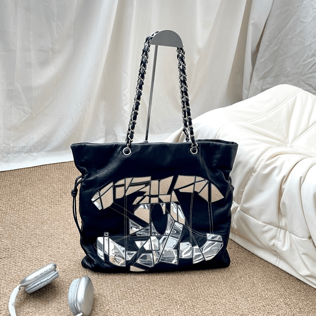 95新 Chanel/香奈儿 Chanel黑银羊皮破碎镜面大双C托特/615343633
