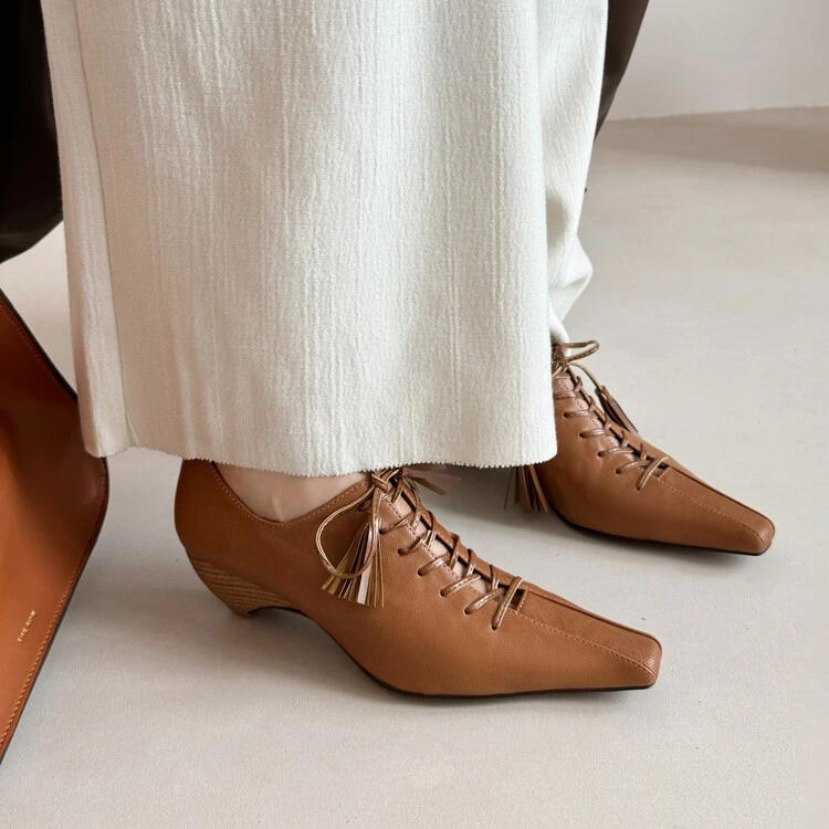 法式中古风修长小方头羊皮小皮鞋2024秋异形中跟真皮流苏系欧美风