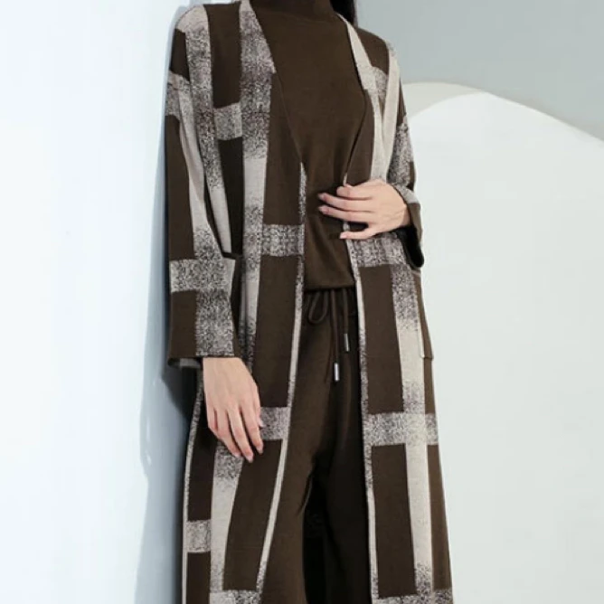 毛衫岩石画经典外套