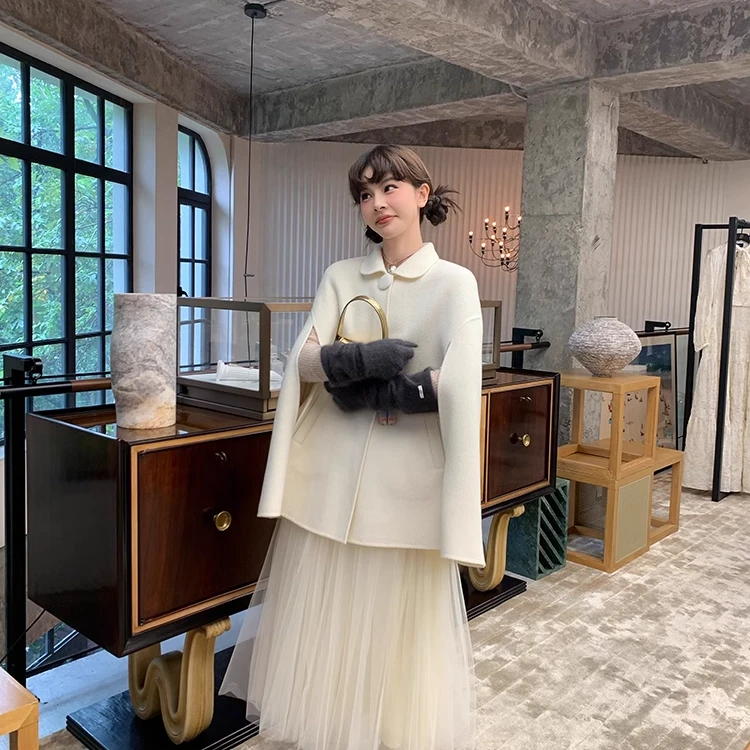 le rouge周美美 90s伦敦纪事黑白色娃娃翻领全羊毛双面呢斗篷大衣