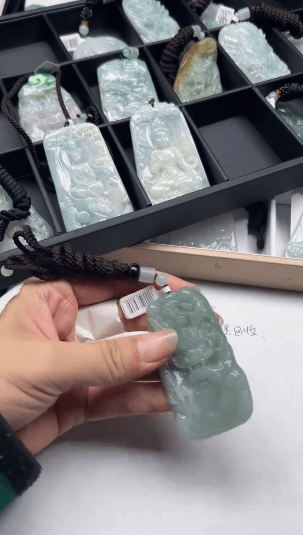 【闪购商品】翡翠颈饰未镶嵌AA