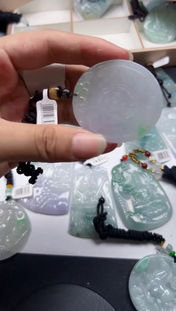【闪购商品】翡翠颈饰未镶嵌AA