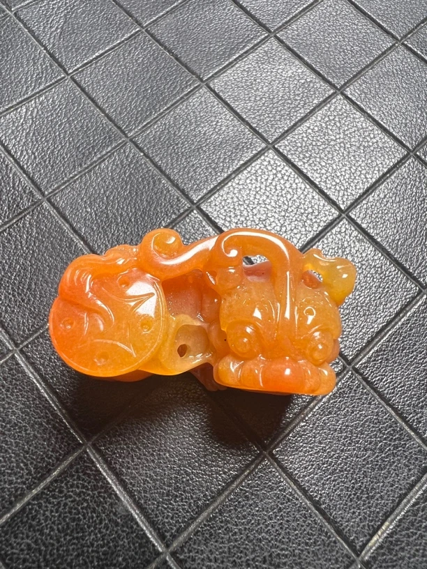 黄龙玉茄子山料的貔貅