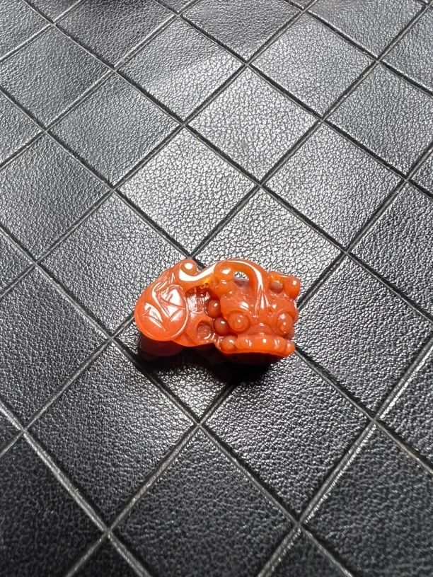 黄龙玉茄子山料的貔貅