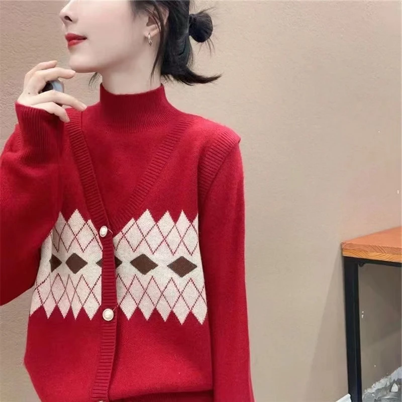 5001 菱格珍珠扣半高领针织上衣假两件2023冬季拼色显瘦套头上衣