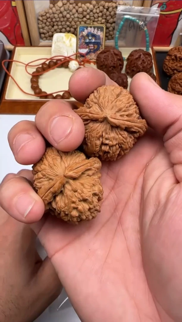【闪购商品】文玩核桃把件一对