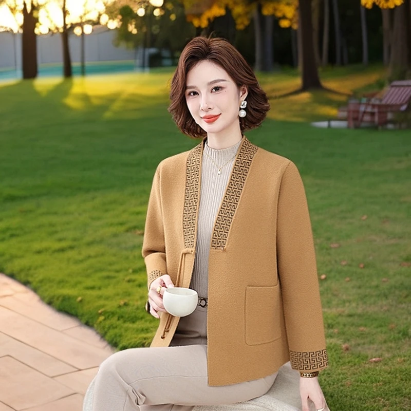 秋冬中老年气质高贵洋气时尚宽松国风双面绒针织开衫外套妈妈装