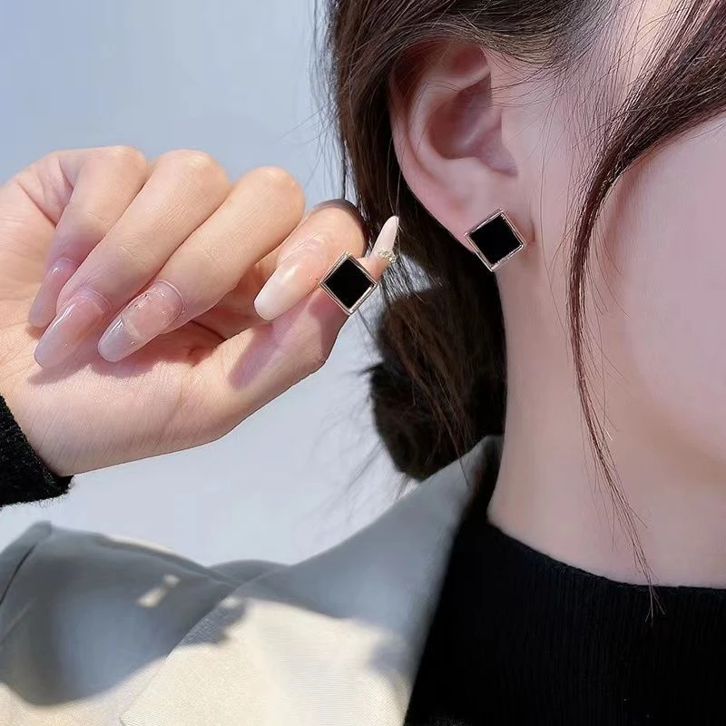 养耳洞2023新款耳环叠方耳钉女气质高级网红设计感睡觉免摘防过敏