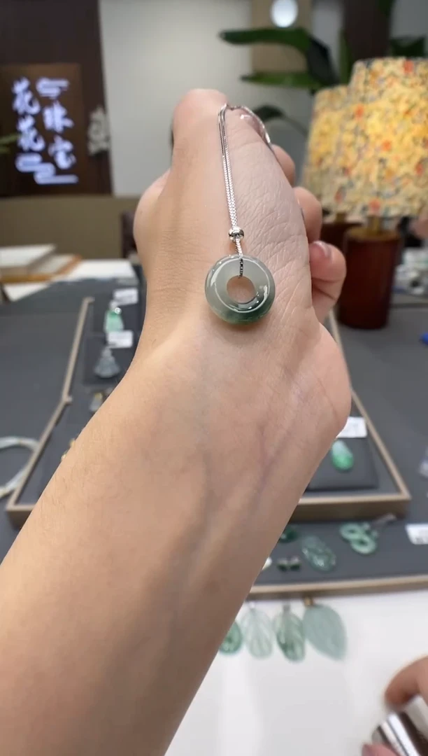 【闪购商品】翡翠颈饰银S925镶嵌甜甜圈