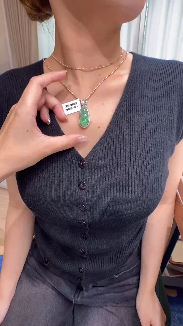 【闪购商品】翡翠颈饰18K金镶嵌豆子