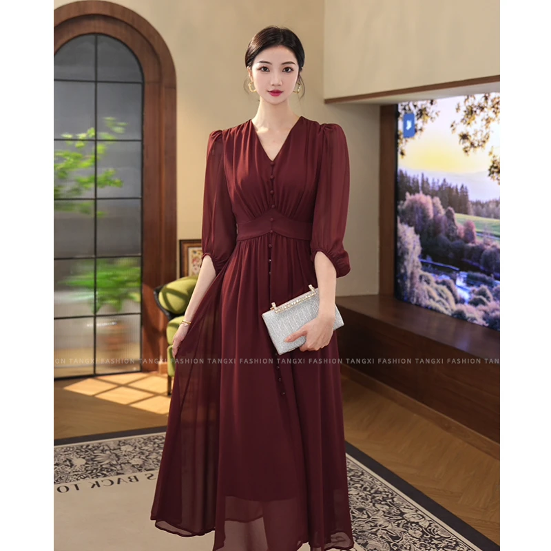 现货2025秋季新款【X24-X71】气质高级感小众v领酒红色显白连衣裙子