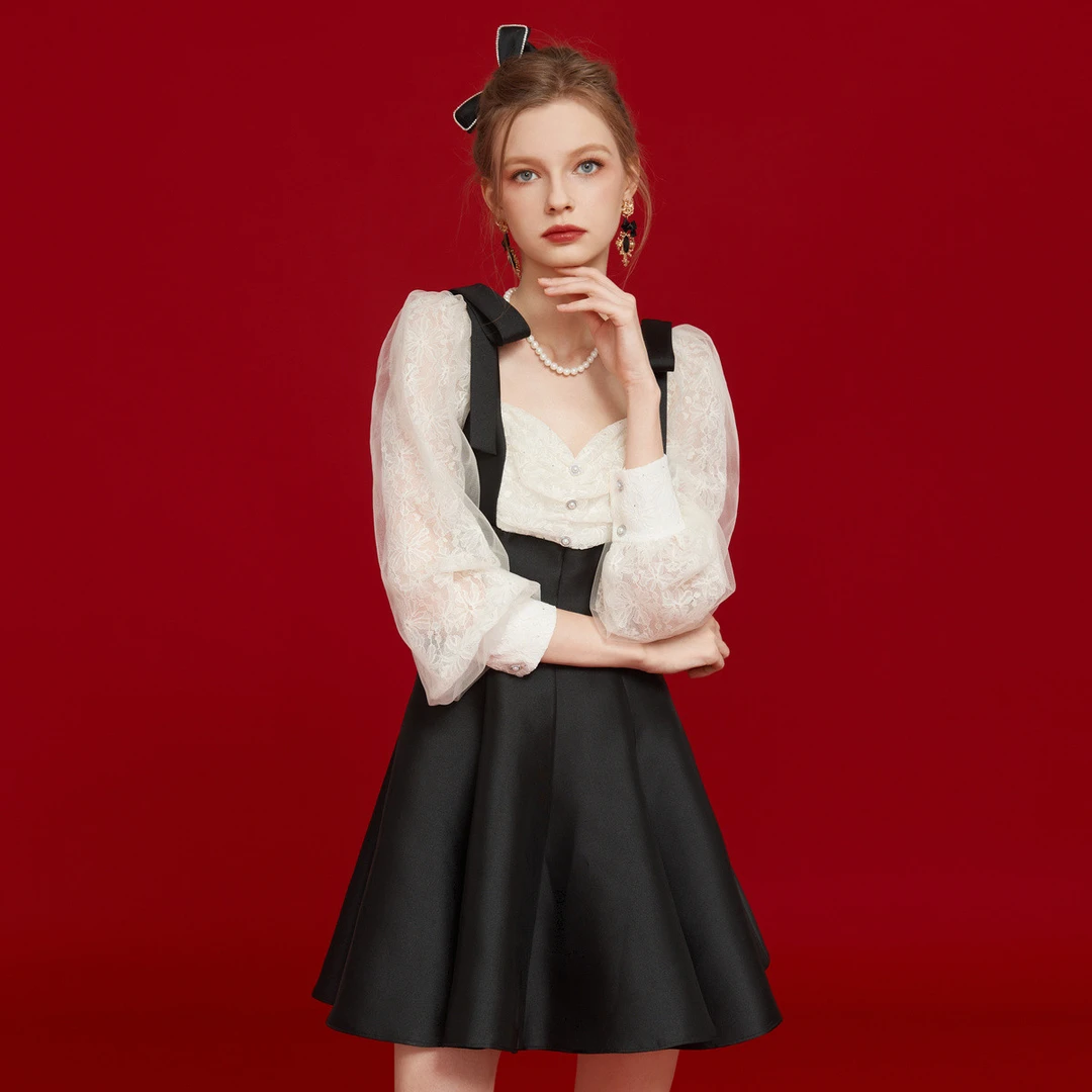 AIVEI甜美蕾丝袖拼接假两件收腰连衣裙Q01W0009