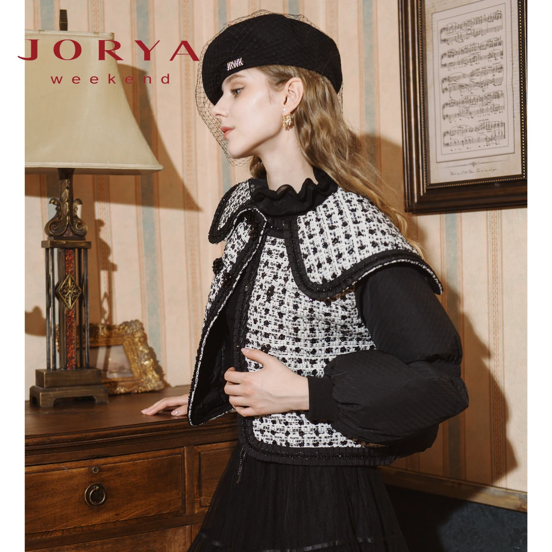 卓雅周末冬新款亮片大翻领短款小香羽绒服EJWCDF11