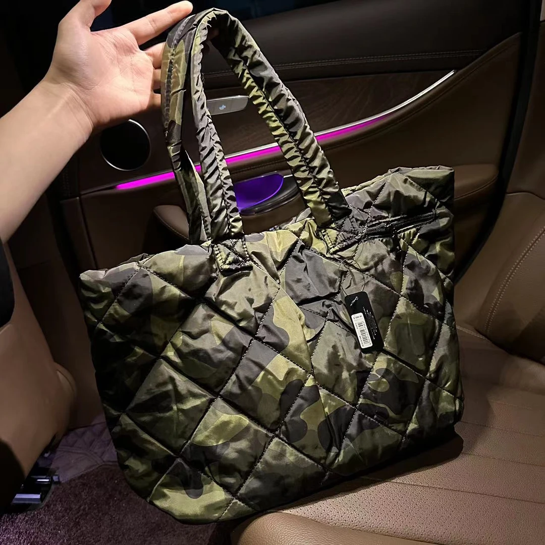 老美吊牌399！太飒了！浅迷彩女士休闲羽/绒面包托特包