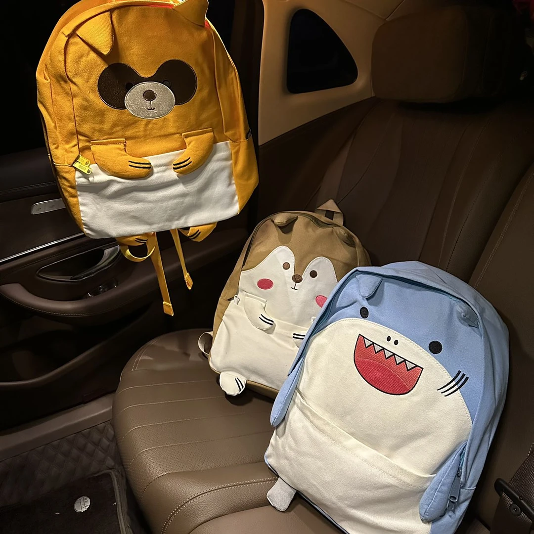 线下228!本地超强工厂 包外材质刺绣小孩双肩背包