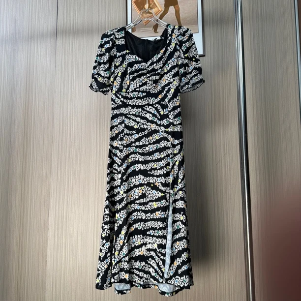 075品牌撤柜女装曼家时尚设计款气质连衣裙