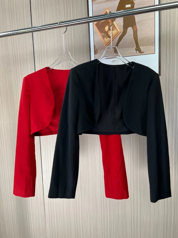 3283品牌撤柜女装剪标时尚长袖设计感小众短款气质外套