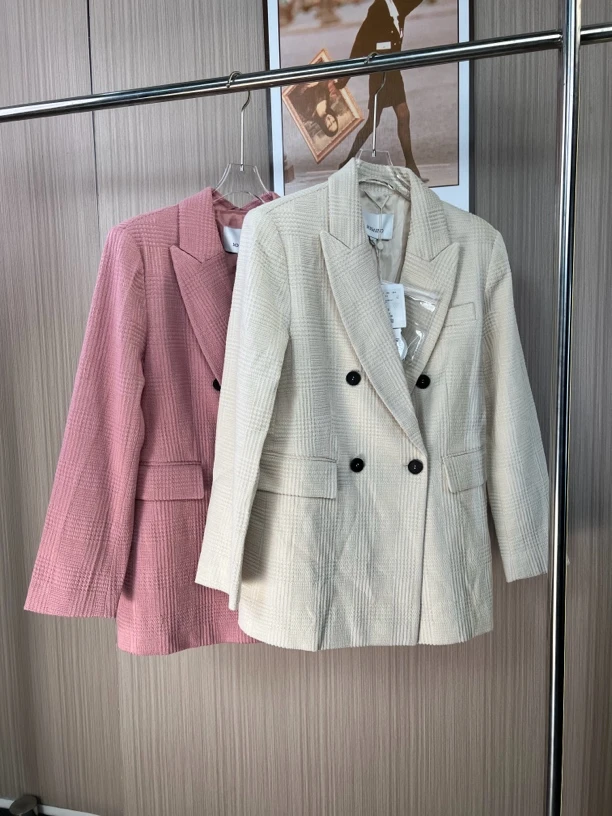 021品牌撤柜女装曼家时尚设计款西装外套