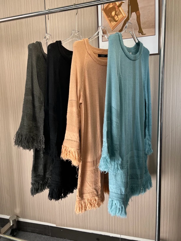 020品牌撤柜女装时尚设计款针织上衣